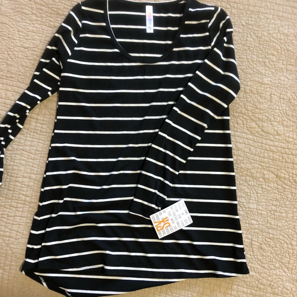 LuLaRoe XS black & white Lynnae NWT